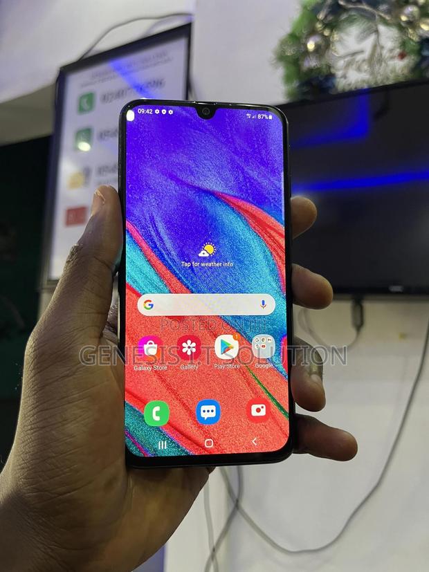 Samsung Galaxy A40 64 GB Black · Photo 4