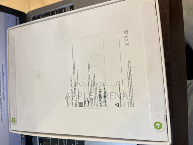 New Apple iPad Pro 11 (2025) 256 GB Black · Photo 3