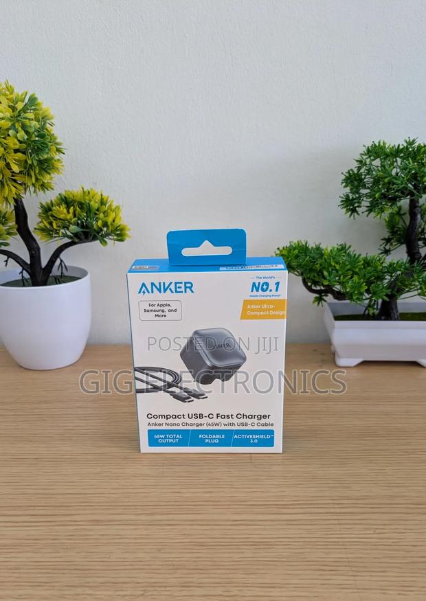 Anker Nano Charger 45w With Usb-C to Usb-C Cable · Photo 1