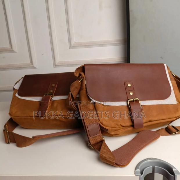 Xk986 Leather And Canvas Side Bag · Photo 2