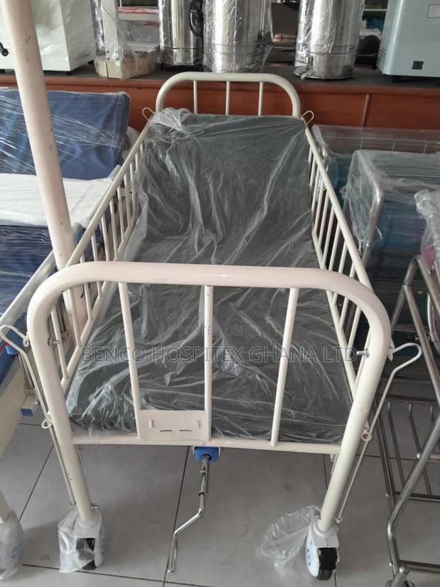 Children Hospital Bed · Photo 1