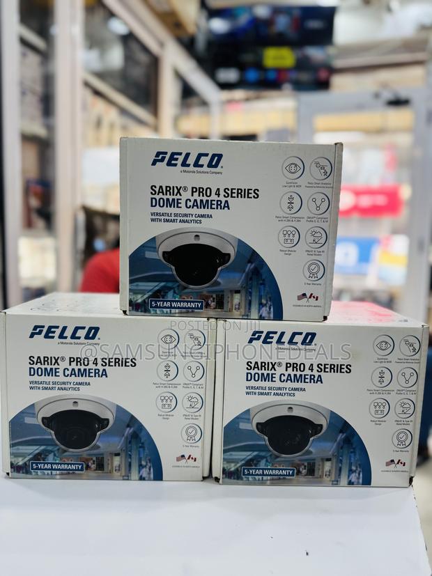 Pelco Sarix Pro 4 Series Dome Camera · Photo 1