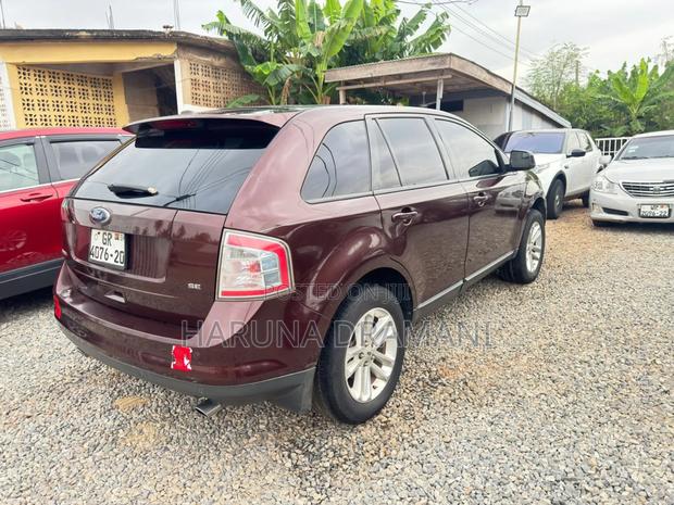 Ford Edge Limited 4dr FWD (3.5L 6cyl 6A) 2010 · Photo 3