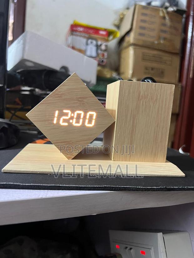 Digital Desktop Clock and Pencil Holder · Photo 3