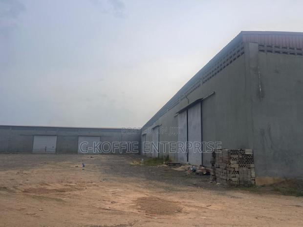 4000 SQM Warehouse on 5.5 Acers Land for Sale at Tema · Photo 3