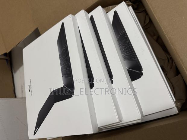 Magic Keyboard for iPad Pro 13‐Inch (M4/M5) - Black · Photo 2