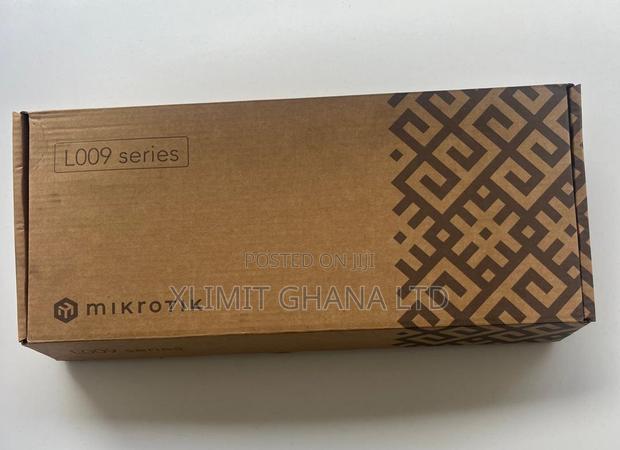 Mikrotik L009 8x Gbit Ethernet, 1x 2.5gbit SFP Router [L009uigs-Rm] · Photo 2