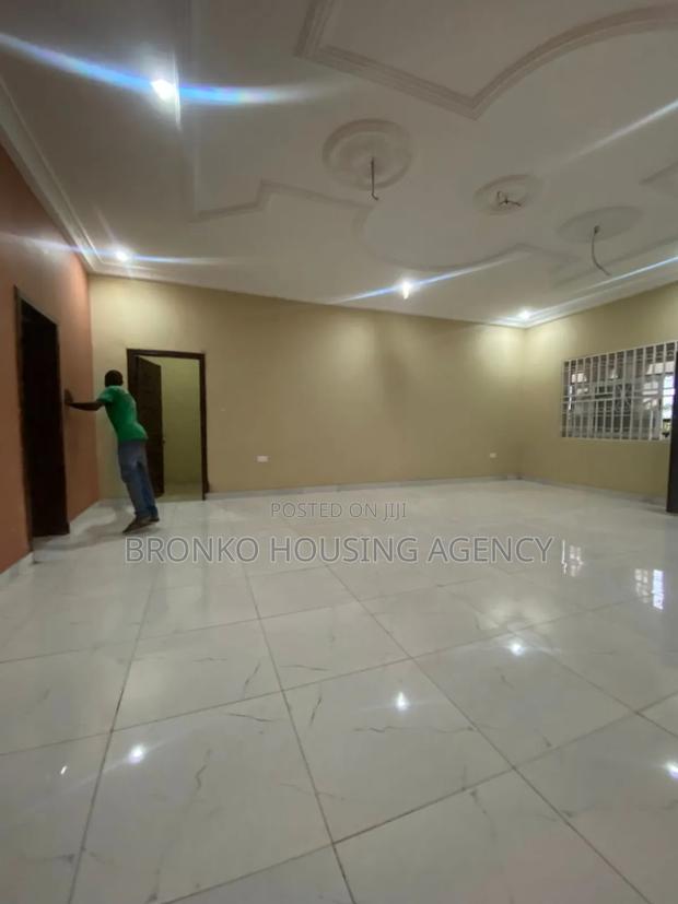 3bdrm House in Bronko Housing, Coca Cola for rent · Photo 4