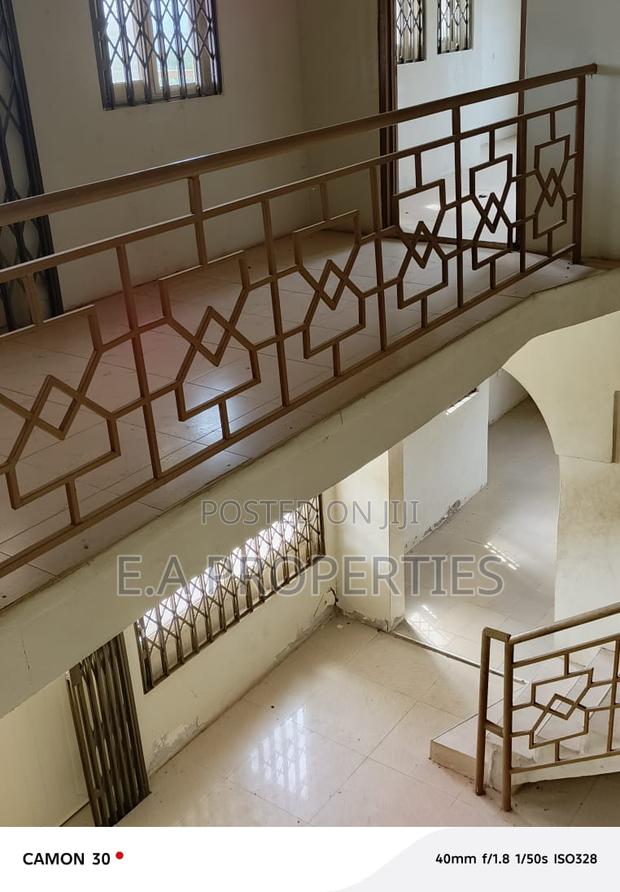 5bdrm House in E A Properties, Ghanata Area for sale · Photo 7
