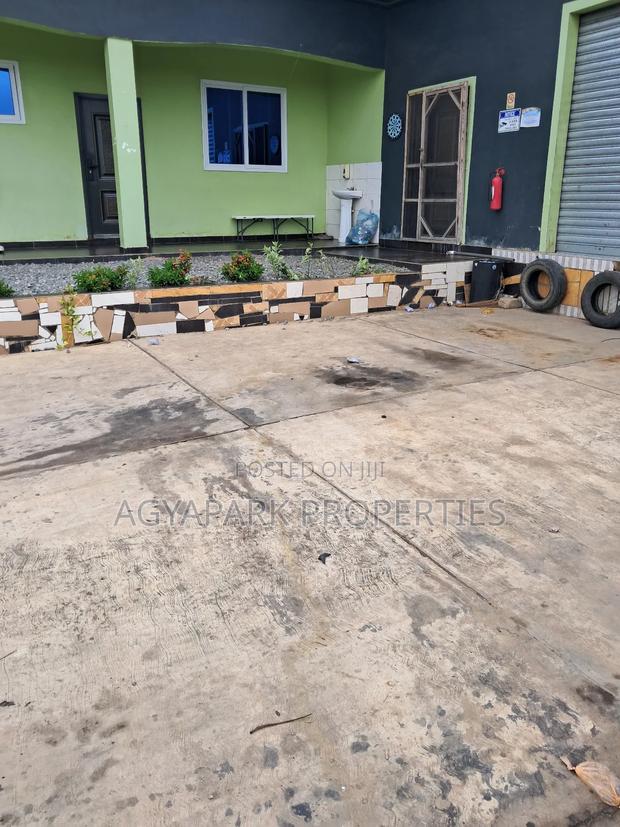 Ware House for Rent · Photo 2