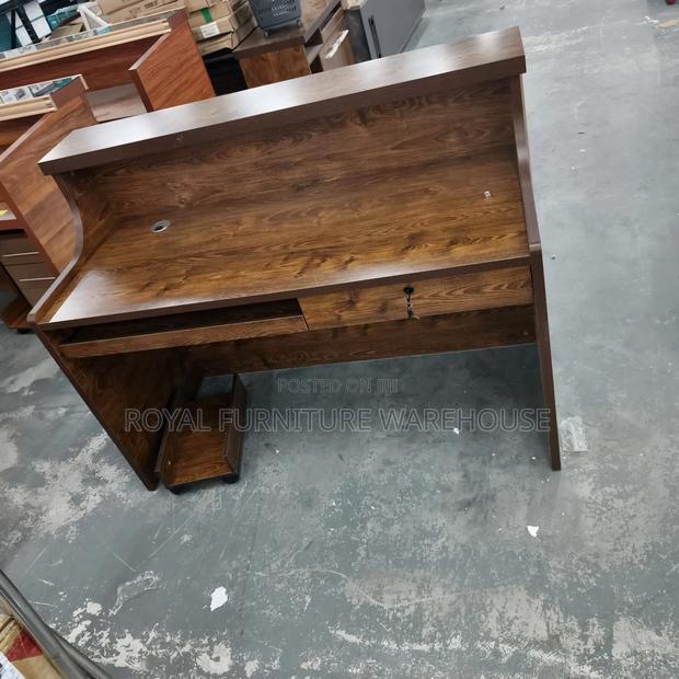 4 Feet Length Receptionist Front Desk · Photo 2