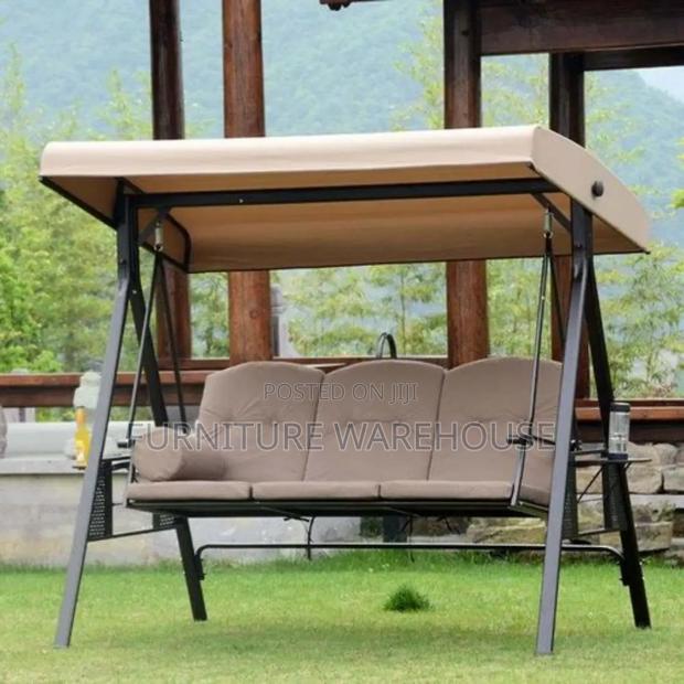 Luxury 3-Seater Outdoor Patio Swing · Photo 1