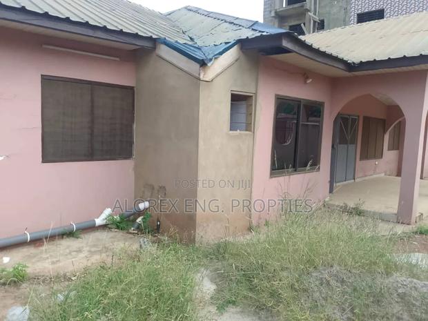 5bdrm House in Housing Down, Adenta for sale · Photo 4