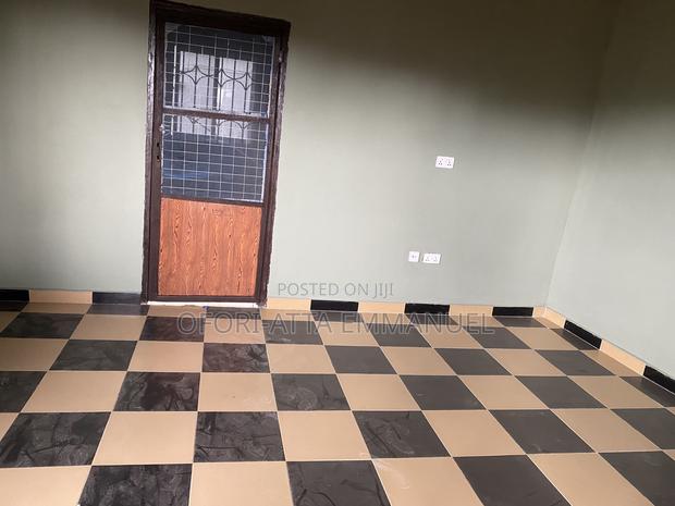 1bdrm Room & Parlour in Amasaman 3 Junction, Pokuase for rent · Photo 4