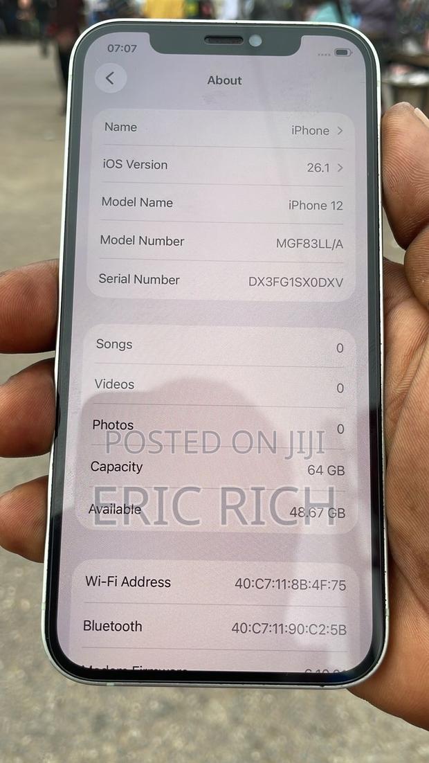 Apple iPhone 12 64 GB Green · Photo 2