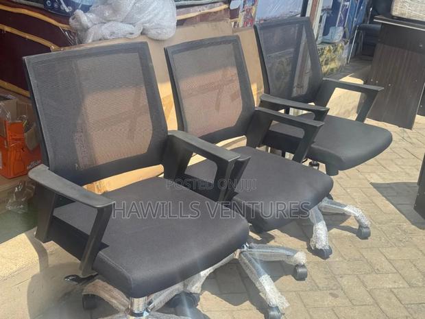 Quality Assurance Swivel Chair · Photo 1