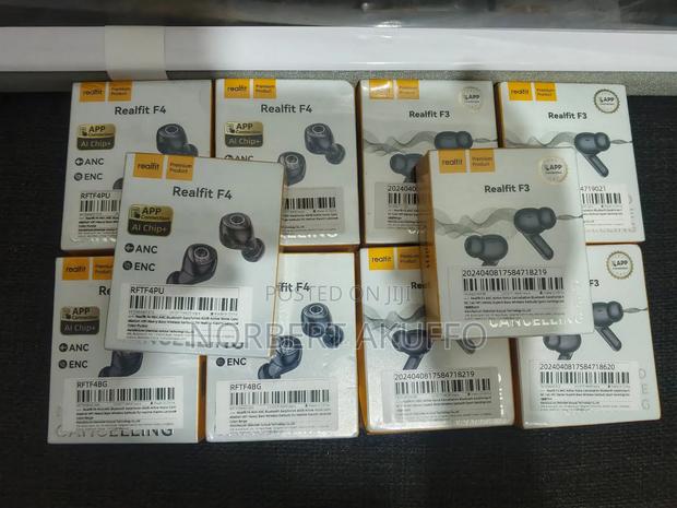 Realfit F Series Premium Earbuds · Photo 1