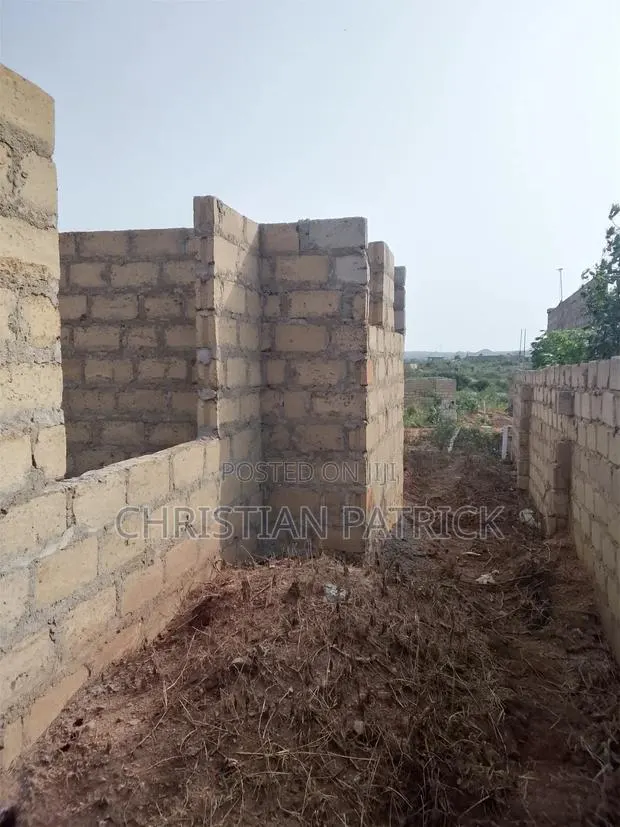 Solid 3 Bedroom Uncompleted Building · Photo 1
