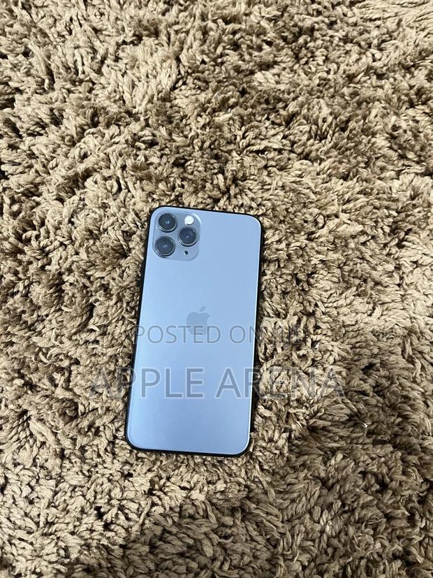 Apple iPhone 11 Pro 64 GB Green · Photo 3