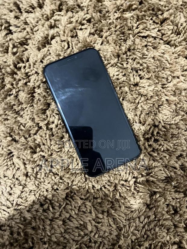 Apple iPhone 11 Pro 64 GB Green · Photo 4