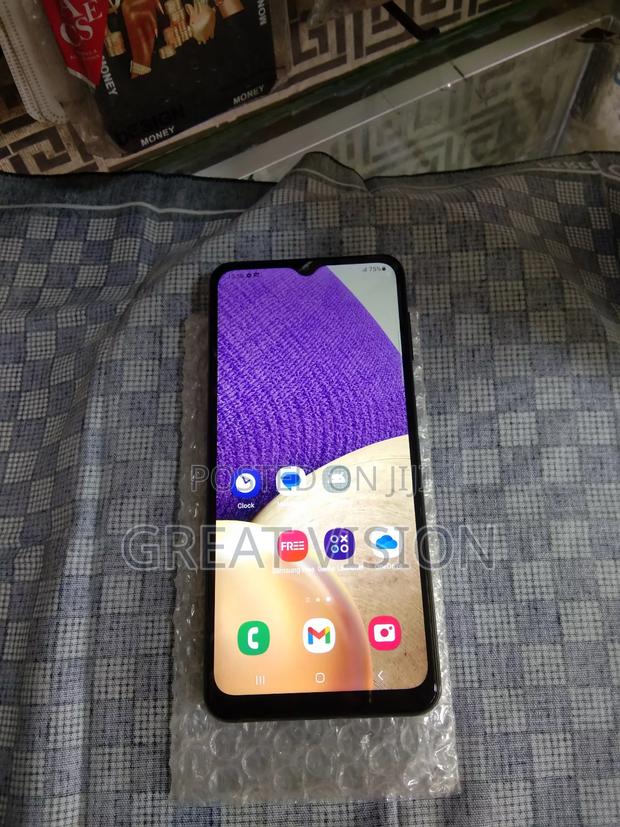 Samsung Galaxy A32 5G 64 GB Black · Photo 3