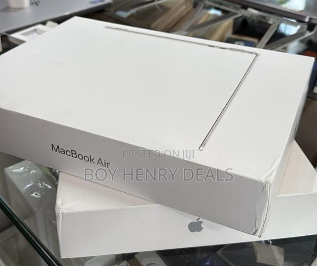 New Laptop Apple MacBook Air 2025 M4 13-Inch 16GB Apple M4 SSD 256GB · Photo 3