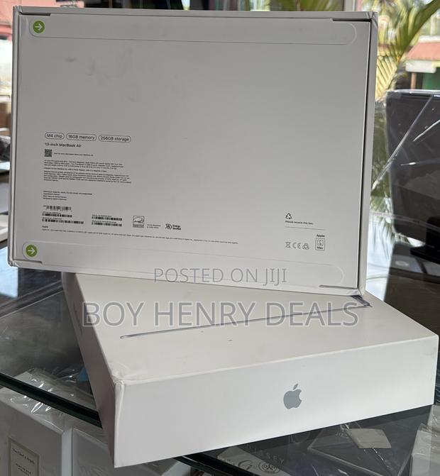 New Laptop Apple MacBook Air 2025 M4 13-Inch 16GB Apple M4 SSD 256GB · Photo 2