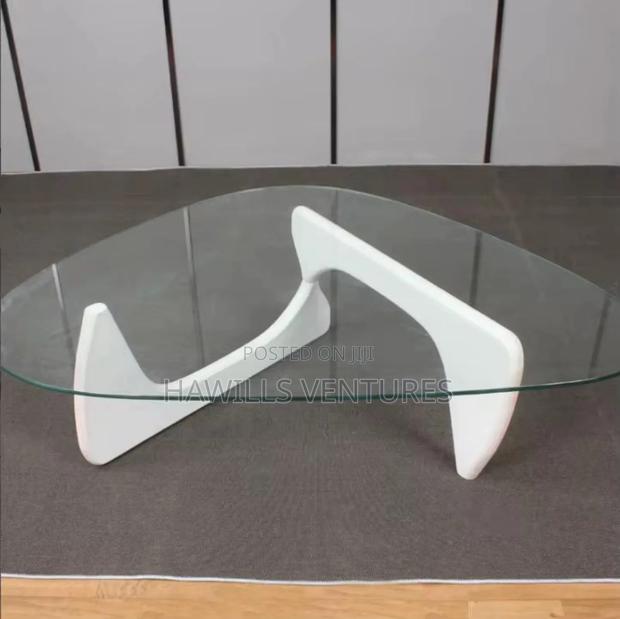 Transparent Tempered Glass Table · Photo 2
