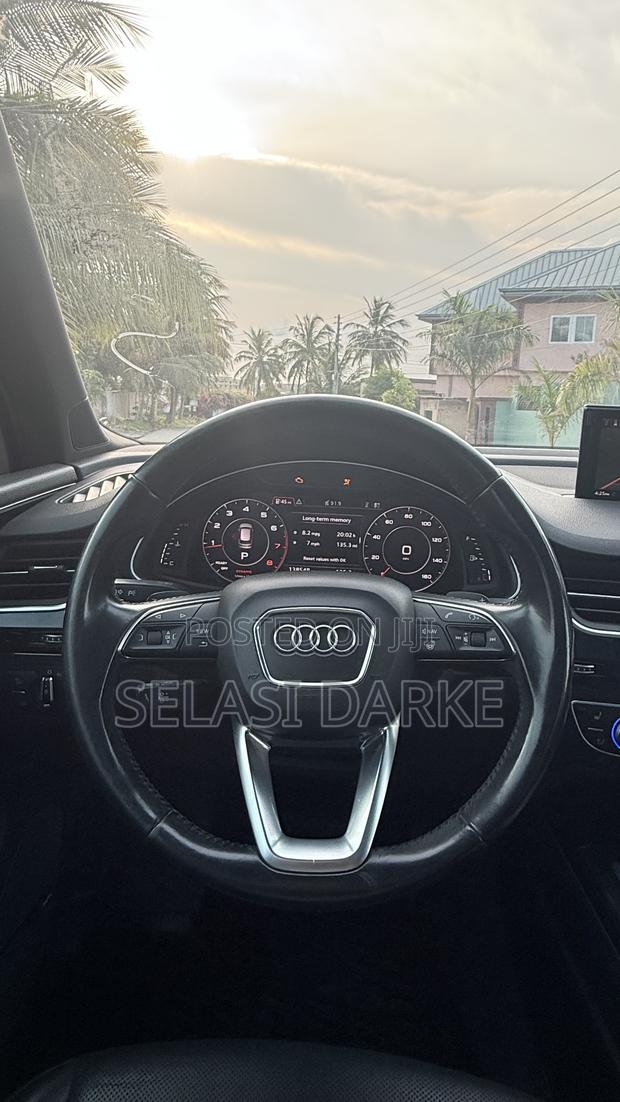 Audi Q7 55 SE Premium AWD quattro 2019 Black · Photo 5