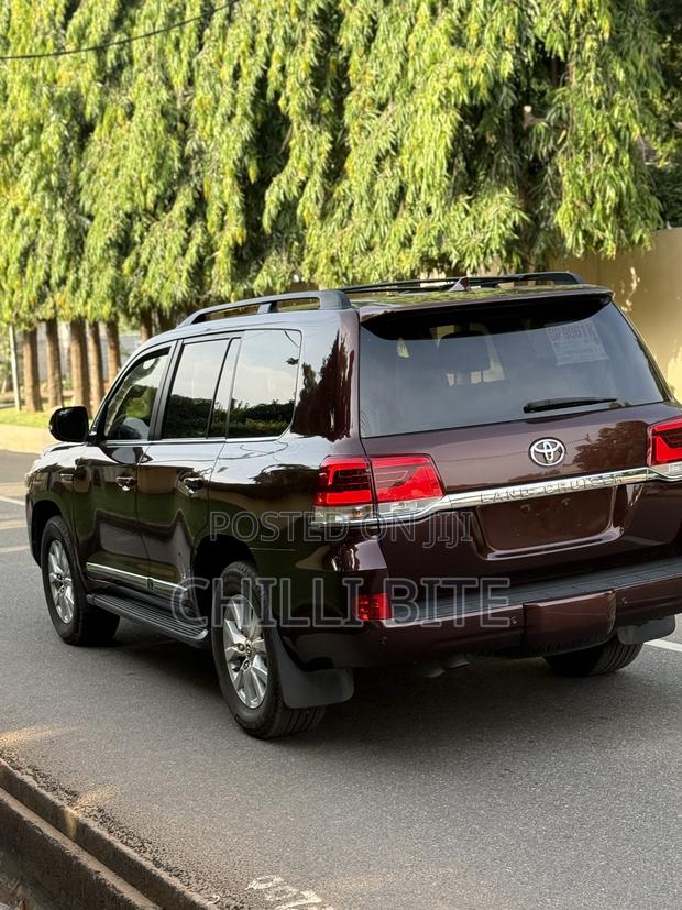 Toyota Land Cruiser 5.7 V8 VXR 2016 Brown · Photo 4