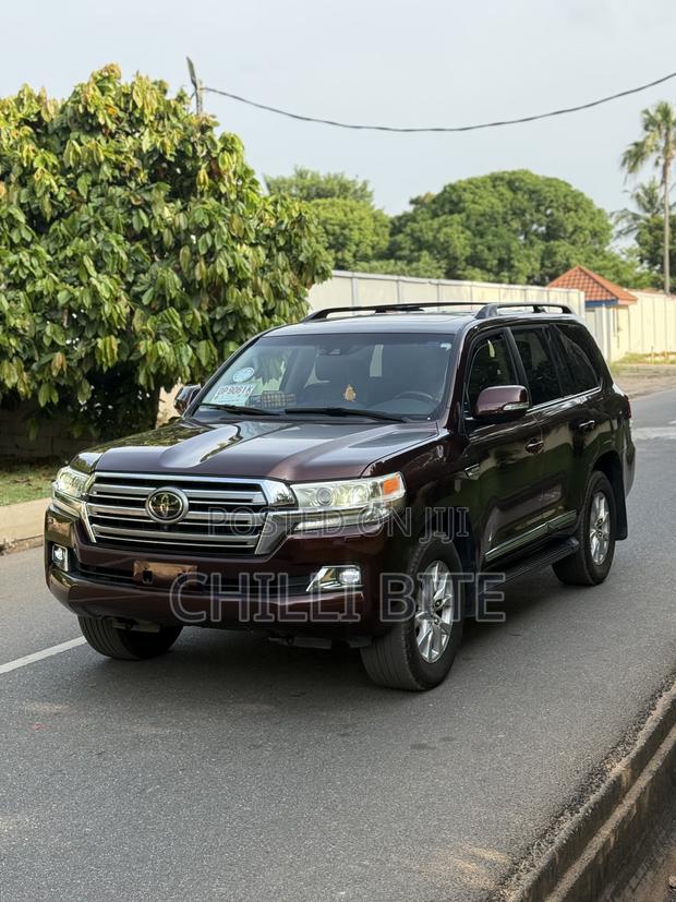 Toyota Land Cruiser 5.7 V8 VXR 2016 Brown · Photo 3