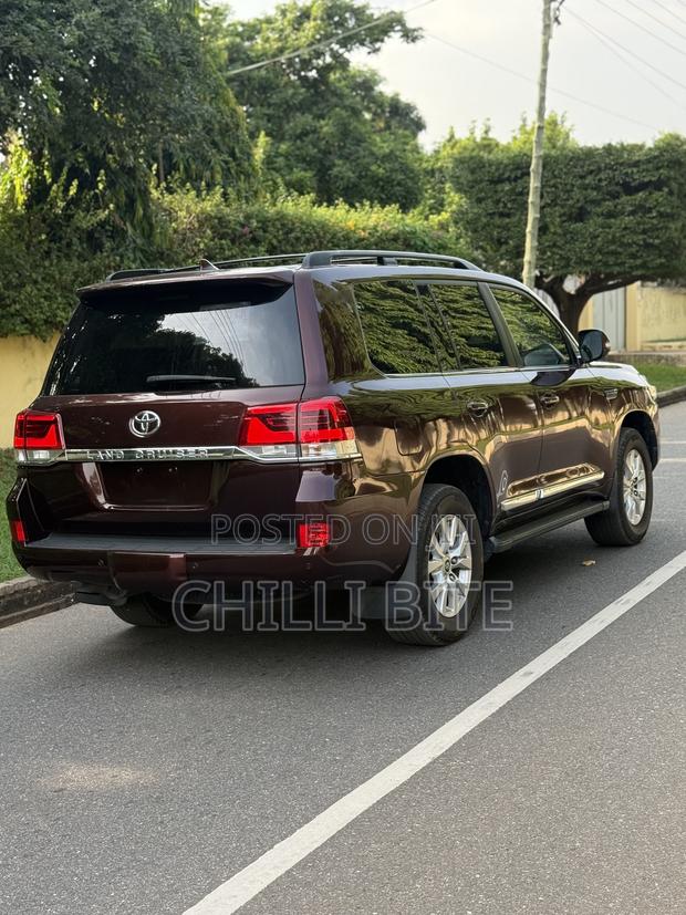Toyota Land Cruiser 5.7 V8 VXR 2016 Brown · Photo 5