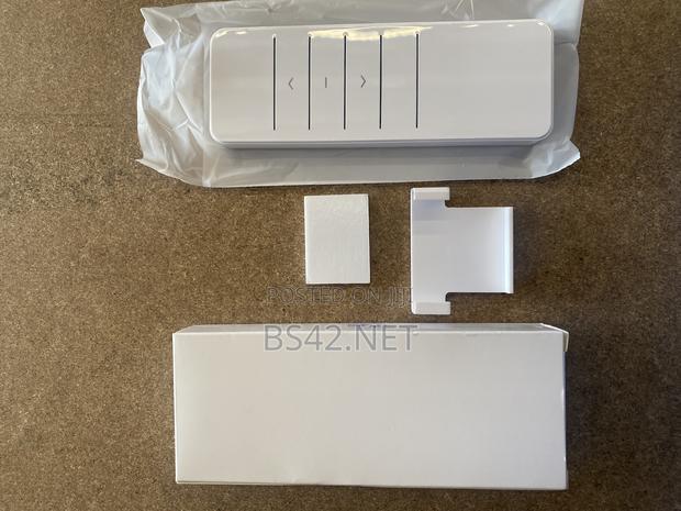 Smart Curtain Remote · Photo 1