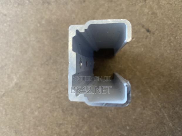 Straight Joint for Splicing Track · Photo 4