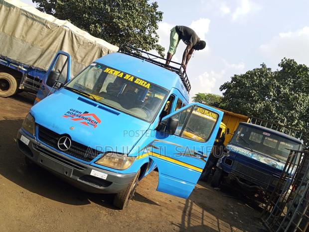 Mercedes-Benz Sprinter 2018 Orange · Photo 5