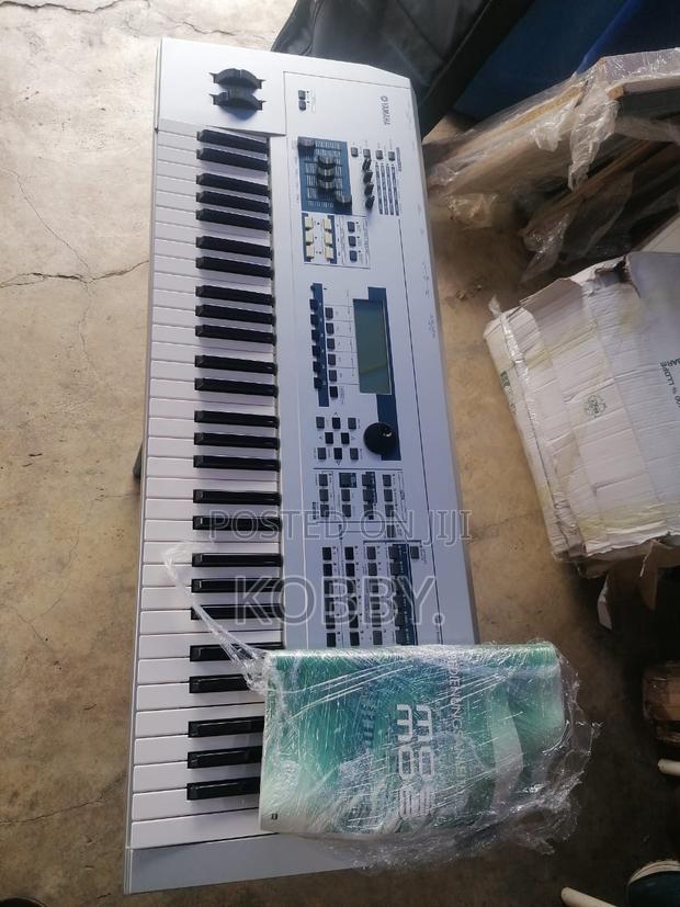 Yamaha Mo6 Keyboard · Photo 4