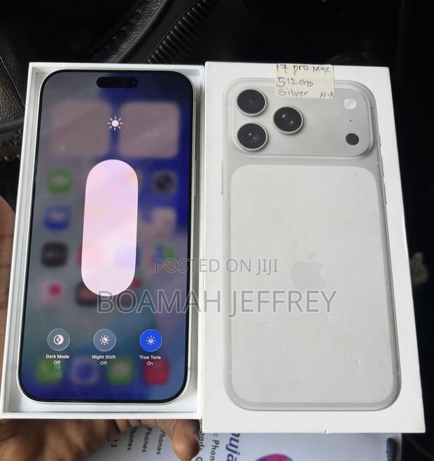 Apple iPhone 17 Pro Max 512 GB Silver · Photo 2