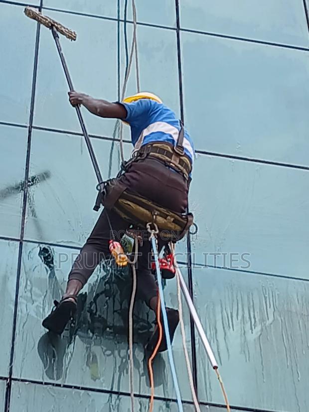 Facade Cleaning Experts · Photo 1
