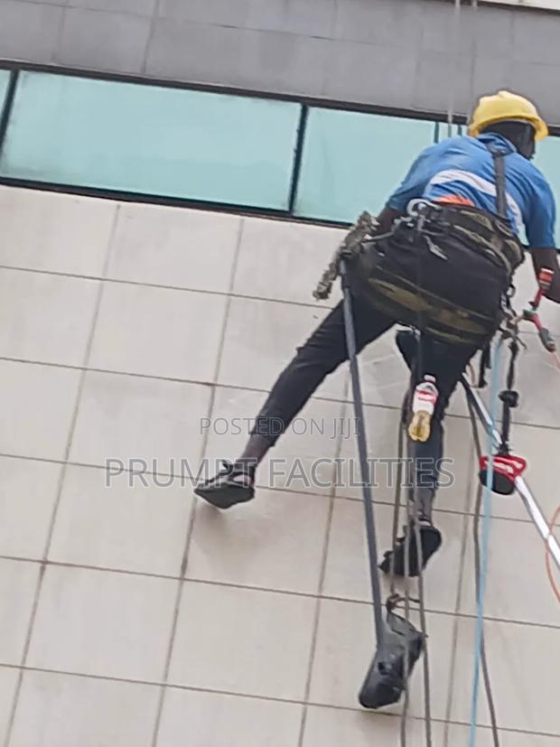 Facade Cleaning Experts · Photo 4