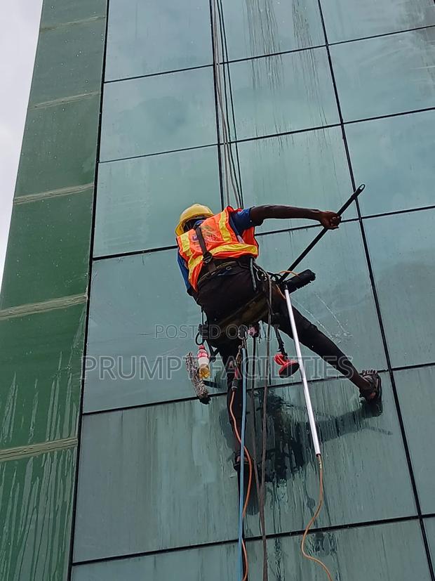 Facade Cleaning Experts · Photo 7