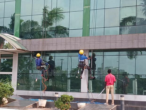 Facade Cleaning Experts · Photo 8