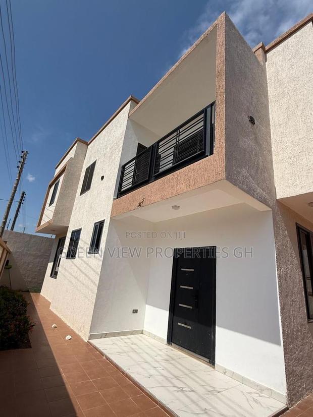 3bdrm Duplex in Adenta for rent · Photo 2