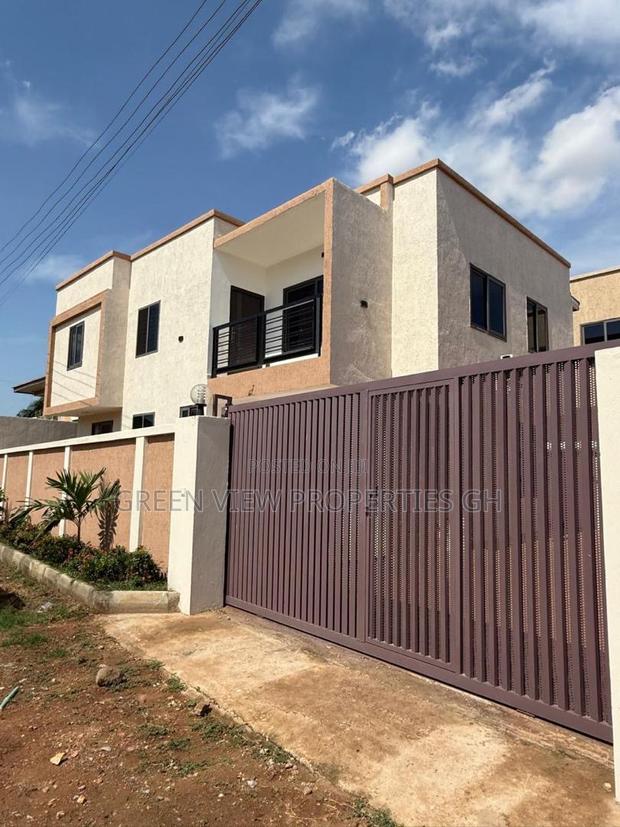 3bdrm Duplex in Adenta for rent · Photo 3