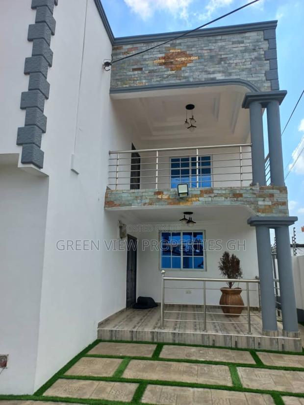 4bdrm Duplex in Taifa-Burkina for rent · Photo 3
