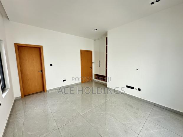 3bdrm House in School Junction for rent · Photo 8