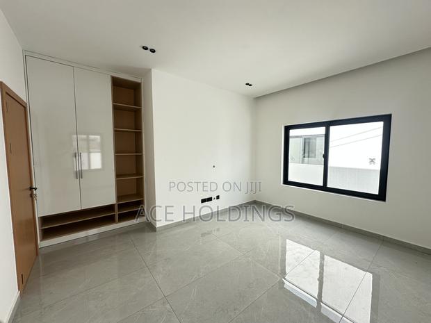 3bdrm House in School Junction for rent · Photo 6