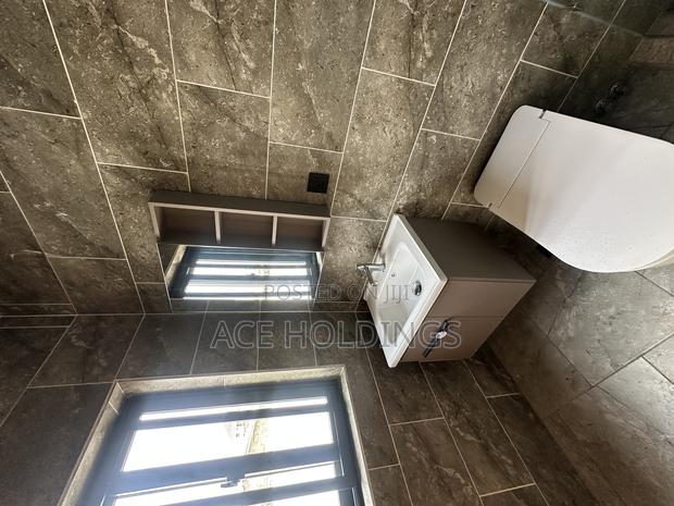 3bdrm House in School Junction for rent · Photo 7