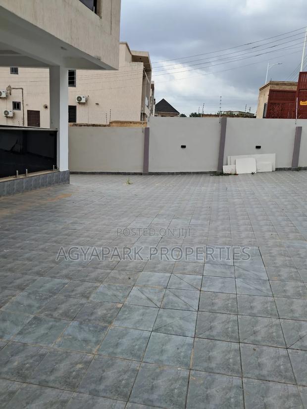 7bdrm House in Kwabenya, Pokuase for sale · Photo 1