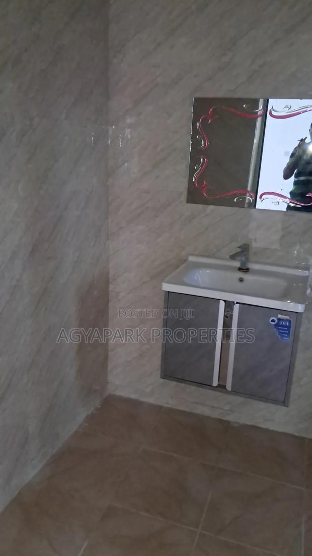 7bdrm House in Kwabenya, Pokuase for sale · Photo 5