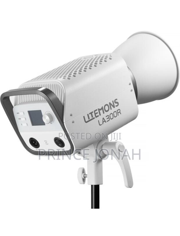 Rent/Hire Godox Litemons La300r RGB Led Monolight Accra Ghana · Photo 2